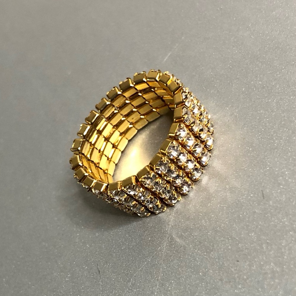 Stretch Rhinestone Fashion Ring Gold Tone w/ Clear Rhinestones